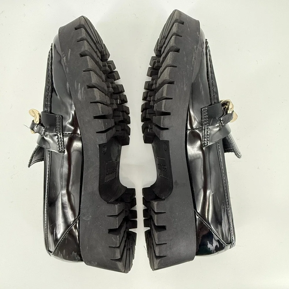 Guess Hillford Loafer Womens 8.5 Black Fair Chunky Lug Sole Gold Chain Platform